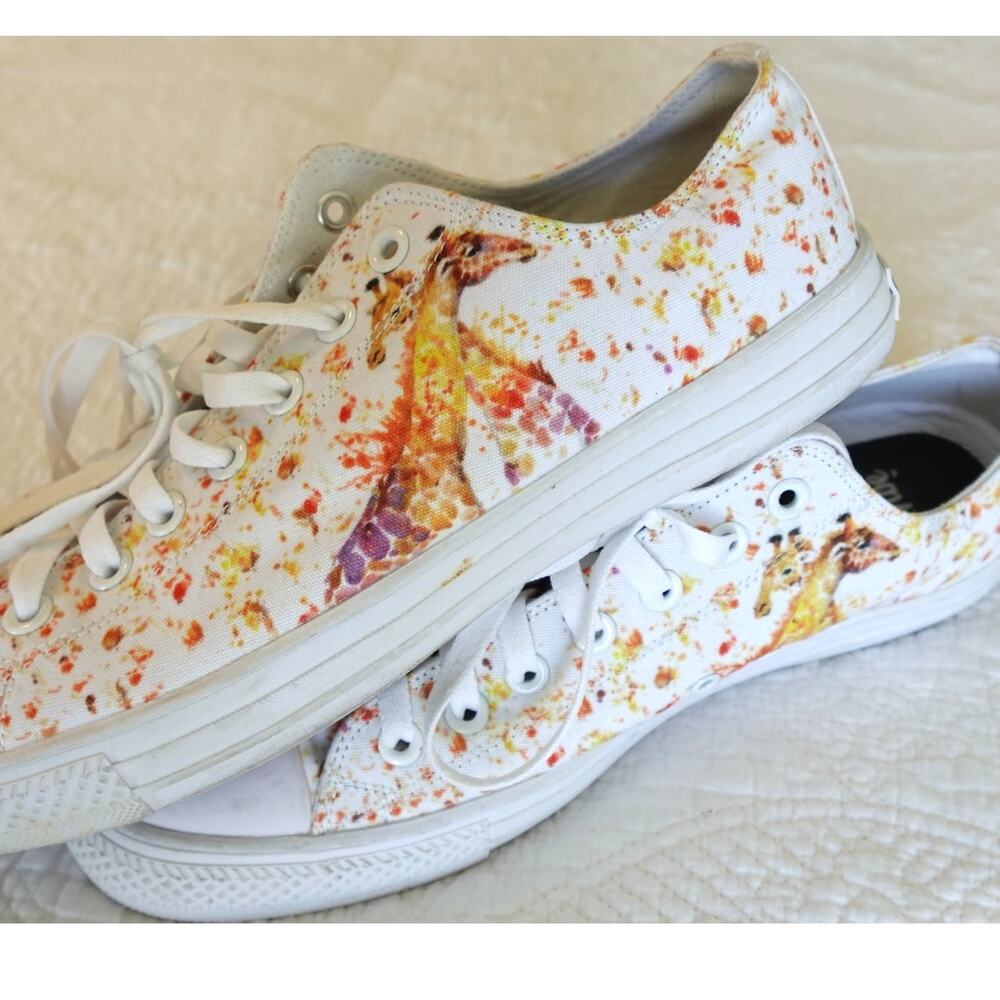 New Giraffe with Love /Unisex Low Tops/ Sneaker / Tennis shoes
